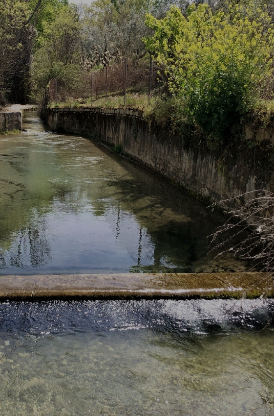 Imagen de la acequia de Dílar